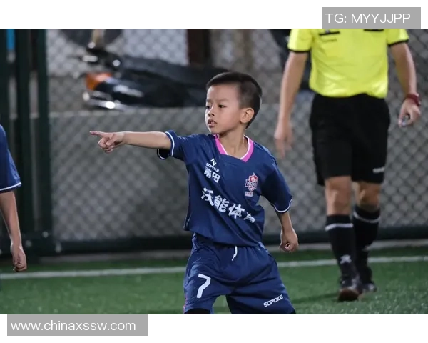 足球球星歌颂经典回顾激情旋律展现绿茵风采